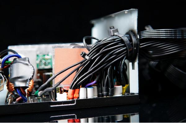 入門新生軍，九州風神PM500D金牌電源拆解評測