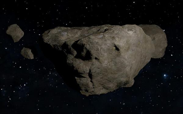 即將與地球擦肩而過的 小行星2004 UE