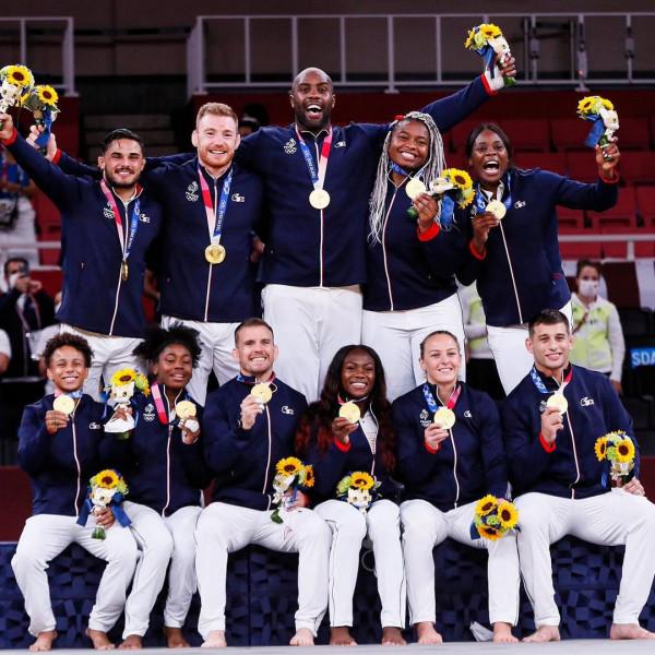 法國柔道冠軍妹子控告男友家暴，男友不服：看我都被揍成啥樣了