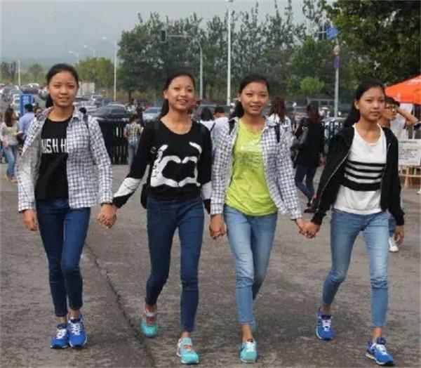 山東四胞胎&OpenCurlyDoubleQuote;冰清玉潔&rdquo;：12歲離家學藝，上同所大學還住一間宿舍