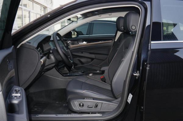 媳婦選啥車？帕薩特，指導價24.79萬，造型精緻