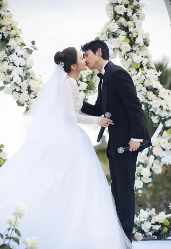 魏晨結婚了，是那個和他一起看流星雨的女孩