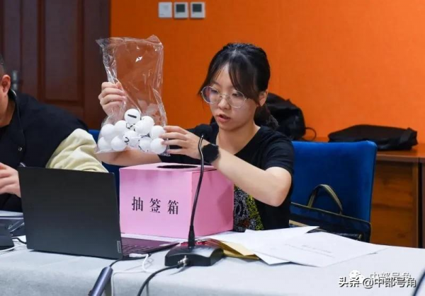 中部戰區組織2021年度面向社會公開招考文職人員網路面試 中部戰區組織2021年度面向社會公開招考文職人員網路面試