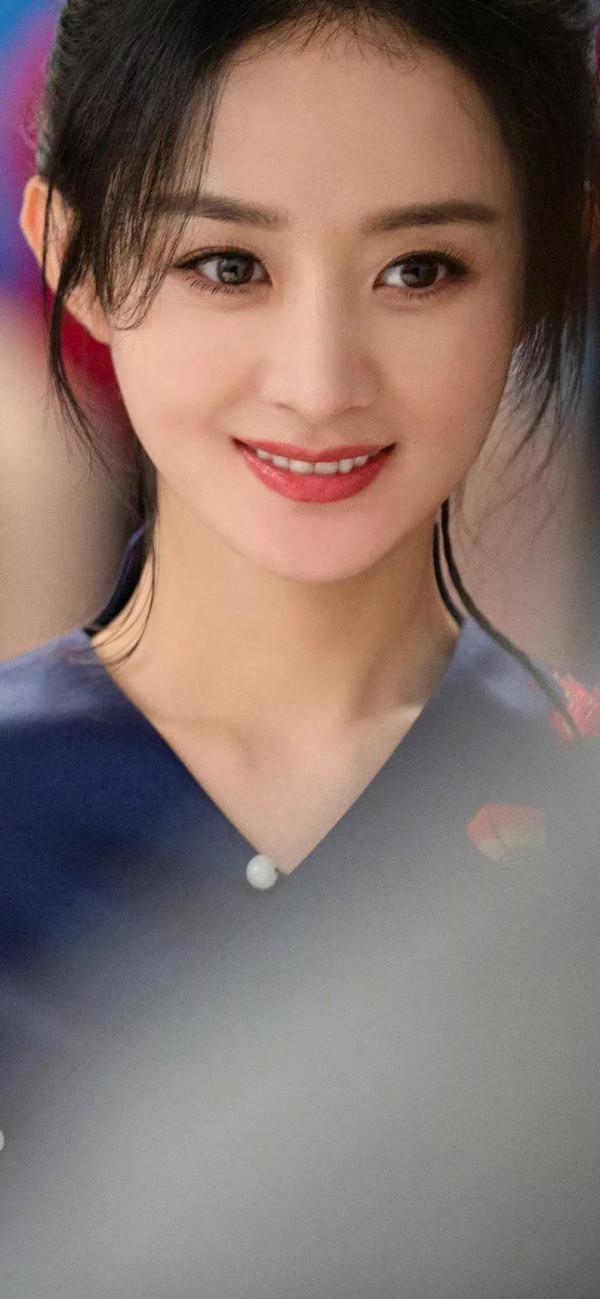 趙麗穎甜美全面屏桌布