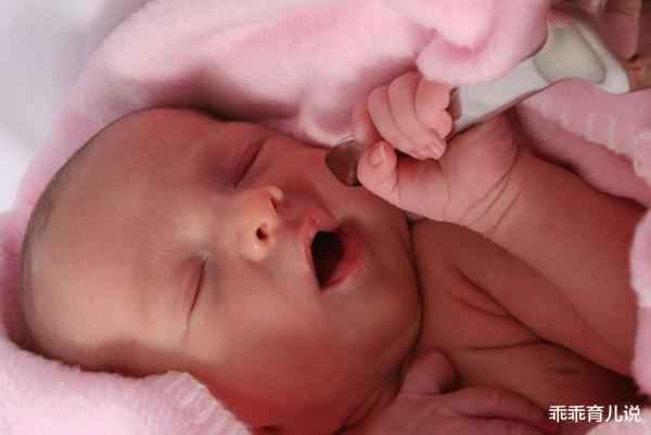 寶寶總是脹氣拉奶瓣，這是怎麼了？多半是四種因素引起的，別大意