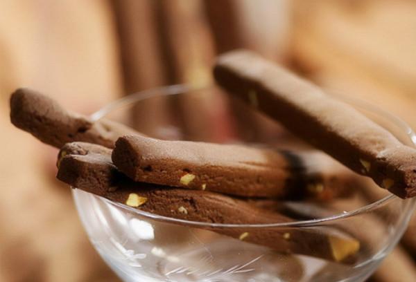 減肥不能碰“花生”?提醒:若不想腰上長贅肉,忌6物,吃4果 減肥不能碰“花生”?提醒:若不想腰上長贅肉,忌6物,吃4果