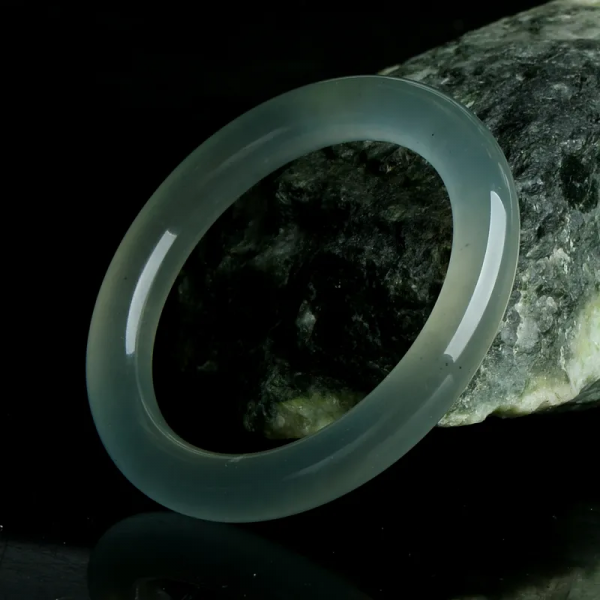 “冰種岫玉”、“玻璃體月光”，這些有字首的銷售語，你懂嗎