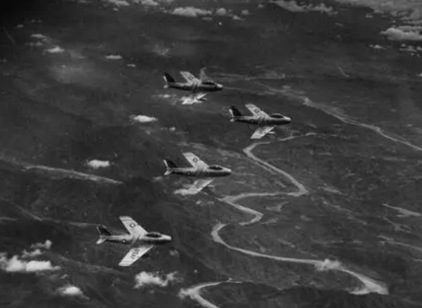 中國人的驕傲!1952年我國空軍擊落B29轟炸機,首戰告捷捍衛領空 中國人的驕傲!1952年我國空軍擊落B29轟炸機,首戰告捷捍衛領空