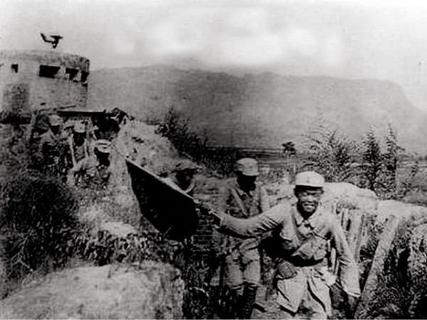 團長政委犧牲,參謀長失蹤,官兵堅持血戰,由副團長率部救出 團長政委犧牲,參謀長失蹤,官兵堅持血戰,由副團長率部救出