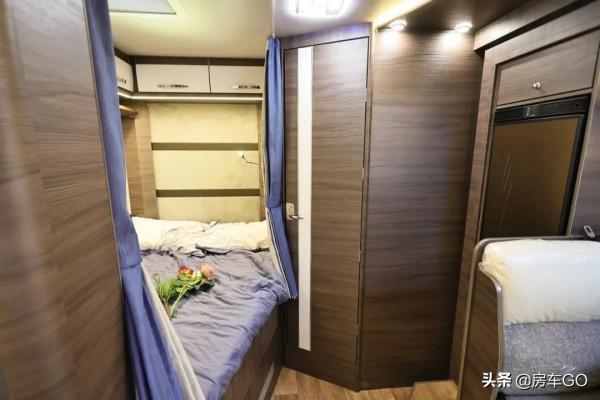 6座雙臥獨立淋浴房車,獨特佈局加大生活區,適合一家人長途旅行 6座雙臥獨立淋浴房車,獨特佈局加大生活區,適合一家人長途旅行