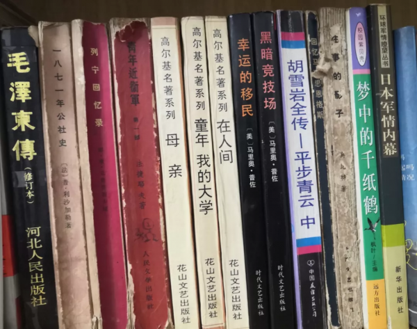記憶裡的黃泥街（三）| 聞名全國的書市原來發端於壽爹的報攤？