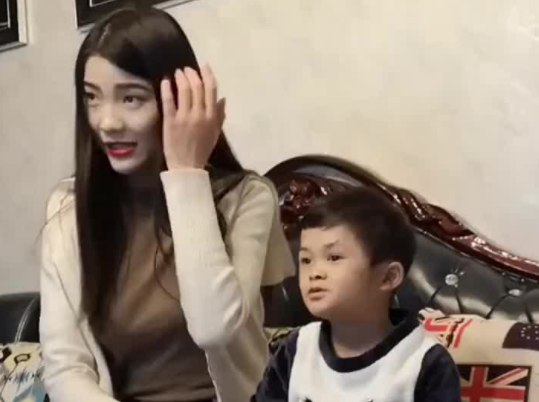 從商演不斷到無人問津，被丟回農村的小馬雲，他的悲劇該由誰買單