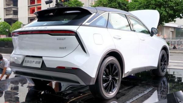 實拍啟辰大V，一體式雙聯屏配1.5T引擎，瞄準哈弗初戀和傳祺GS4