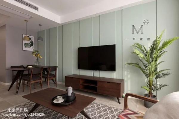 老婆強拆土氣背景牆，婆婆抓狂！老公用4種方案化解矛盾