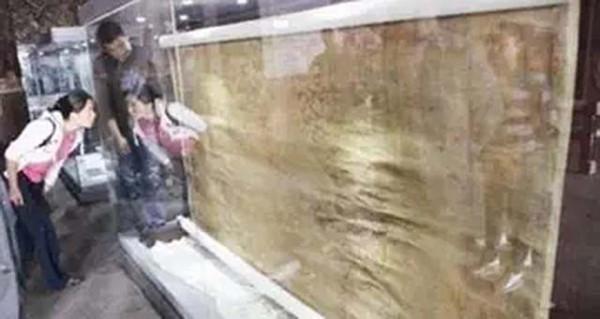 08年北京拍賣會，乾隆裹屍布以6500萬拍賣，2年後價值翻倍至1.3億