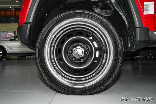 新車 | 能否與坦克300一戰?配鋼輪輞+收音機,北京BJ40公務版到店 新車 | 能否與坦克300一戰?配鋼輪輞+收音機,北京BJ40公務版到店