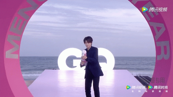 誰來救救關曉彤