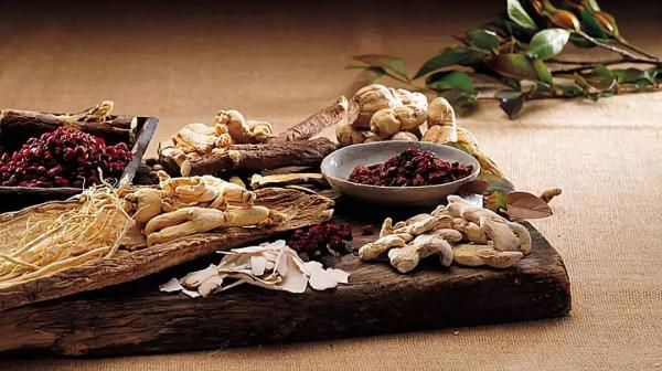 2019年，四川農民挖出250斤重的“樹根”，不久後賣出100萬元高價