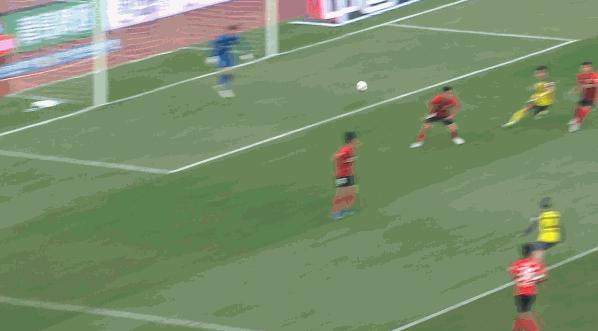 劉祝潤破門後傷退,張琳芃補時失點!海港1比0廣州隊奪得亞軍 劉祝潤破門後傷退,張琳芃補時失點!海港1比0廣州隊奪得亞軍