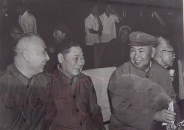 中越戰爭前夕中蘇交惡,鄧小平訪美巧施奇謀,讓百萬蘇軍不敢妄動 中越戰爭前夕中蘇交惡,鄧小平訪美巧施奇謀,讓百萬蘇軍不敢妄動