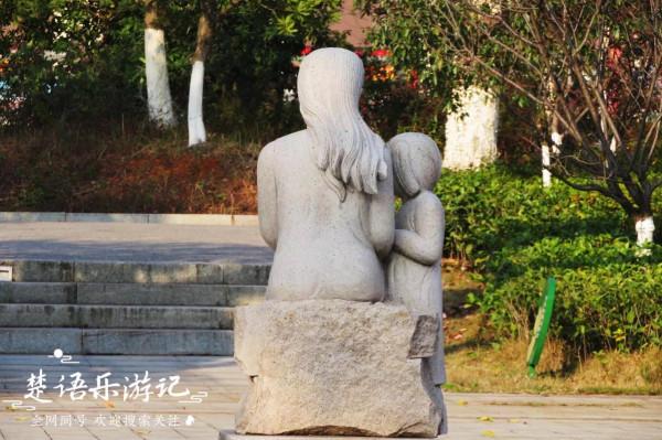 江西有一個千年古縣城，江邊風景美不勝收，紅杉林成為一絕，驚豔