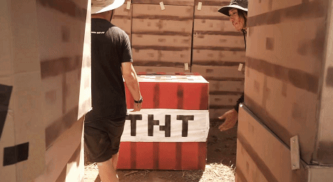 4天打造真人版《我的世界》小鎮,能親手打怪升級敲方塊的那種 4天打造真人版《我的世界》小鎮,能親手打怪升級敲方塊的那種