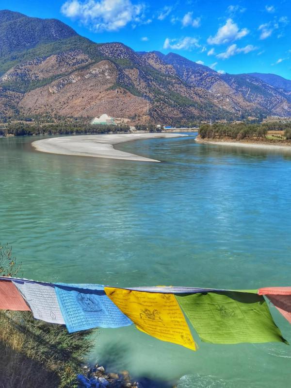 石鼓，飛機歷險記