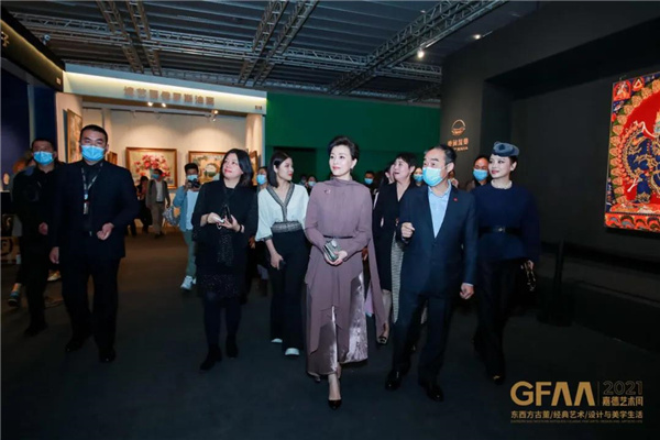 嘉德藝術周：8年初心，聚焦古董與現代設計 | 掌上藝術