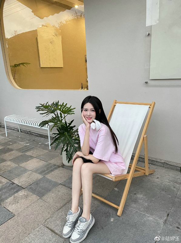 陸婷玉初秋寫真曝光 帶你走進唯美秋日 陸婷玉初秋寫真曝光 帶你走進唯美秋日