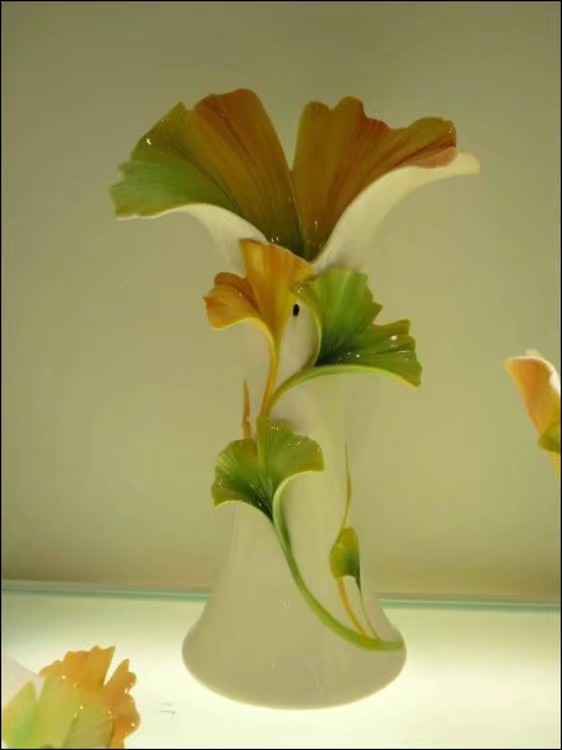 瓷器花樣新玩法,美得讓人目不轉睛。(法藍瓷) 瓷器花樣新玩法,美得讓人目不轉睛。(法藍瓷)