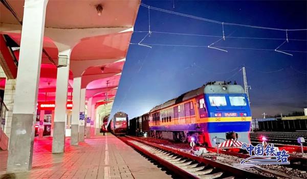 緊急馳援額濟納 緊急馳援額濟納