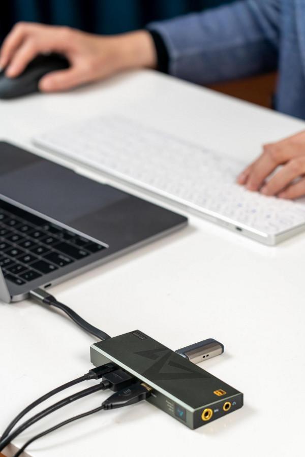 4K輸出+PD100W充電,這個擴充套件塢還能讓MacBook變身HiFi播放器? 4K輸出+PD100W充電,這個擴充套件塢還能讓MacBook變身HiFi播放器?