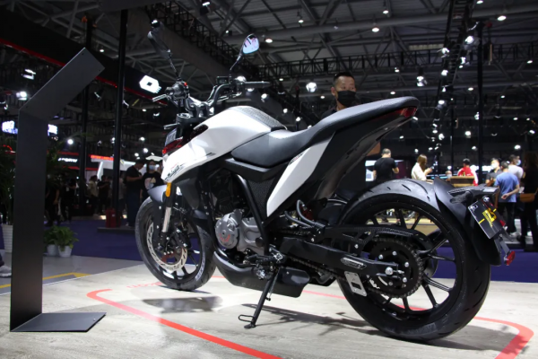 前衛科幻的公升級運動巡航RA9、RX850、RE5等賽科龍摩博會下餃子 前衛科幻的公升級運動巡航RA9、RX850、RE5等賽科龍摩博會下餃子