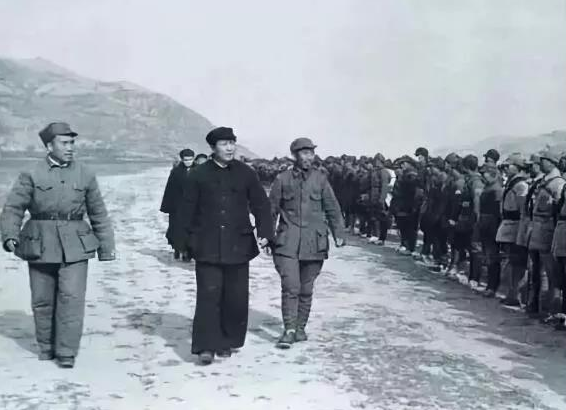 72年毛主席視察南京後,指著王平和許世友直言:不要送,各奔前程 72年毛主席視察南京後,指著王平和許世友直言:不要送,各奔前程