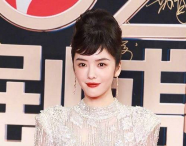 國劇盛典來襲,85花不見蹤跡,95花撐不起場,宋祖兒全程黑臉 國劇盛典來襲,85花不見蹤跡,95花撐不起場,宋祖兒全程黑臉