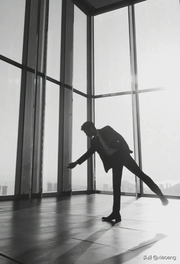 朱一龍出席芭莎慈善夜照片合集