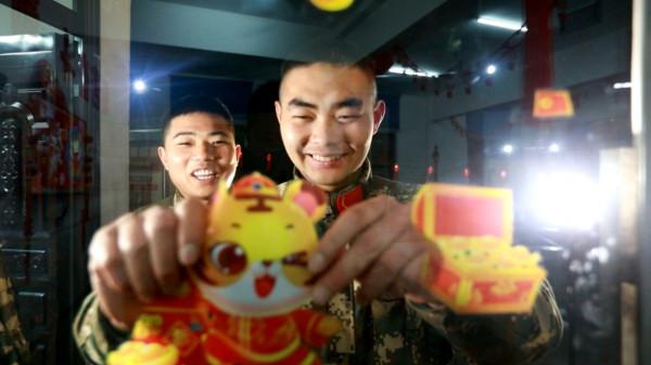 走進軍營，看兵哥哥以他們特有的方式歡慶虎年