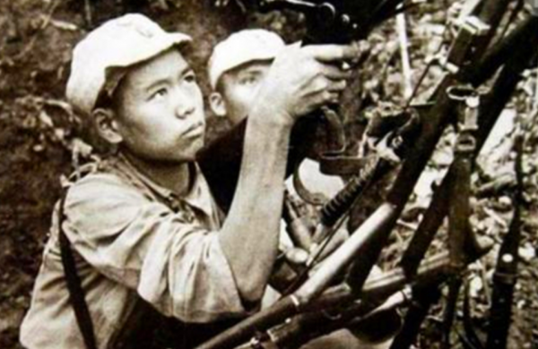 104歲老人逝世，子女在整理遺物時，才知道父親的真正身份