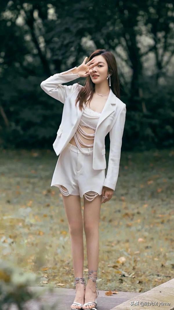 明星桌布：美女王曉晨，學戲曲的演電視也不錯喲