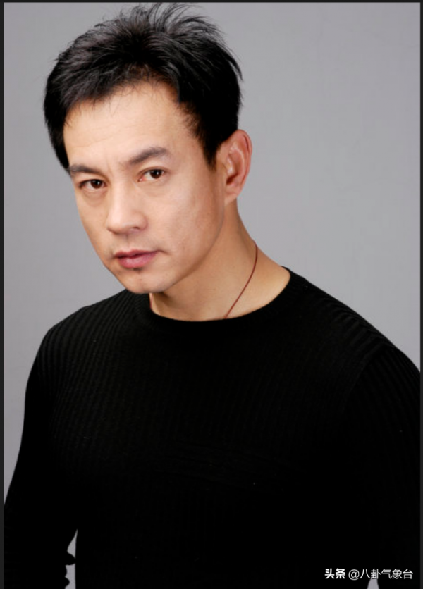 演員周浩東，27歲上北電，養父是他前行路上最大的支援