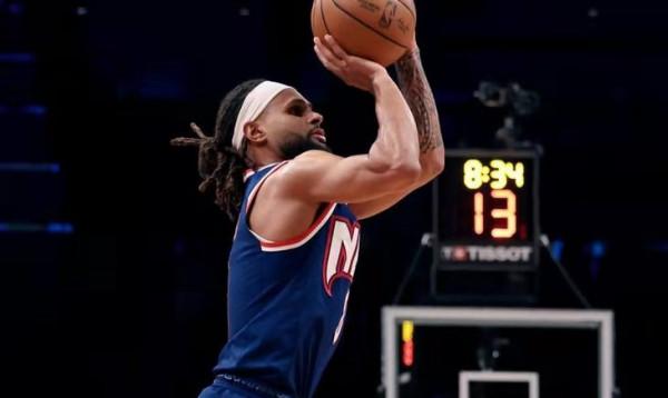 庫裡35分卻仍然2分惜敗！太陽雄鹿高強度對抗！歐文帶隊十連敗