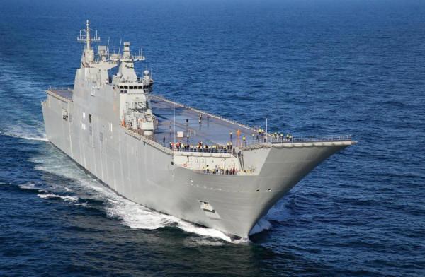 “堪培拉”級兩棲攻擊艦圖集（118圖）