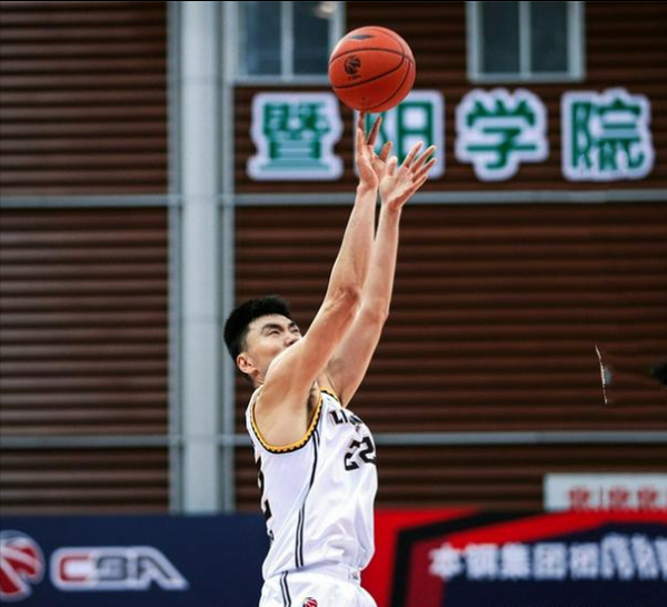 新賽季傷愈迴歸三大神,易建聯難當第一,丁彥雨航只能排第三 新賽季傷愈迴歸三大神,易建聯難當第一,丁彥雨航只能排第三