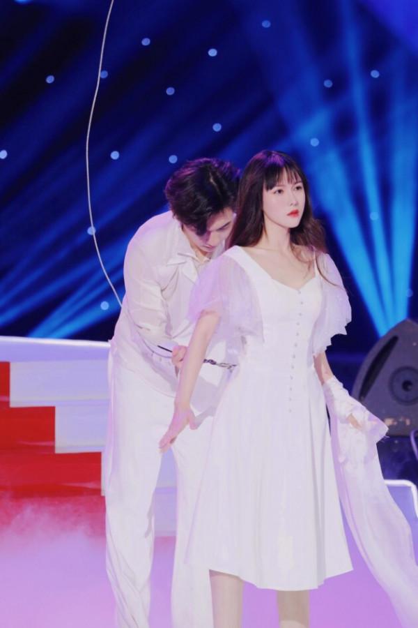 溫果希演技央視認證！仙女落淚引得主持人連連驚呼