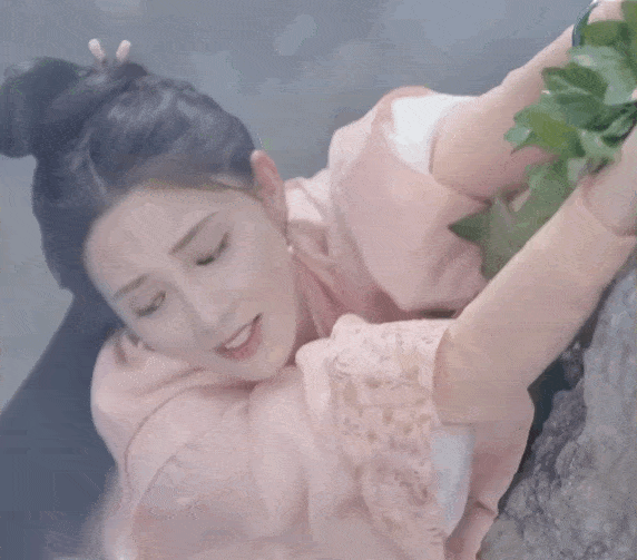 范冰冰接班人離開濾鏡一秒認不出,魚頭泡餅臉如何自救? 范冰冰接班人離開濾鏡一秒認不出,魚頭泡餅臉如何自救?