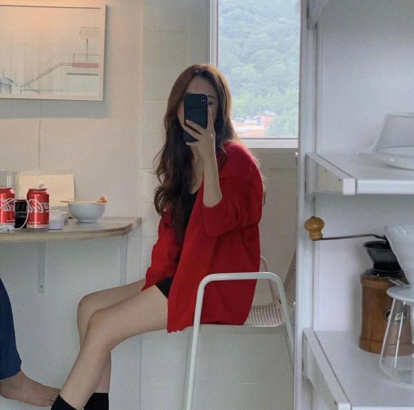 ins又火了一位時尚博主，她的9套高階又時髦穿搭，照著穿撩爆了