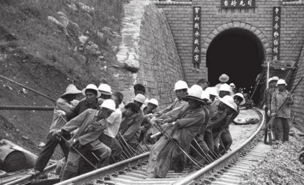 1982年，鄧小平為何堅決裁掉鐵道兵，3位將軍來&OpenCurlyDoubleQuote;求情&rdquo;都不行？