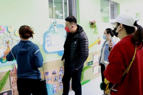 早操活力燃爆小宇宙,聽說爸爸媽媽也來圍觀啦 早操活力燃爆小宇宙,聽說爸爸媽媽也來圍觀啦