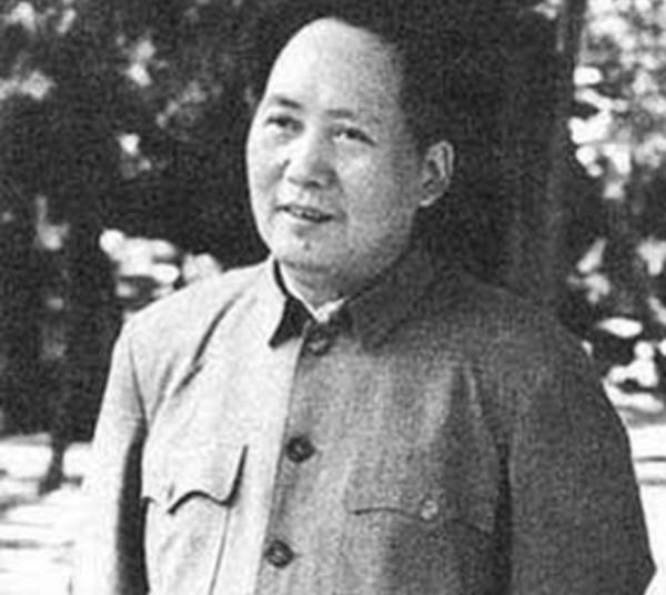 1949年,萬毅跟毛主席一起吃飯,主席說:你可是張作霖“餘孽”呀 1949年,萬毅跟毛主席一起吃飯,主席說:你可是張作霖“餘孽”呀