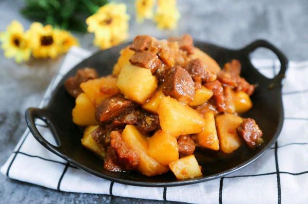 冬天大魚大肉靠邊站，俺家最愛吃這道燉菜，好吃實惠天天吃都不膩